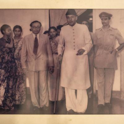 Cherished Old Photographs With Famous Personalities